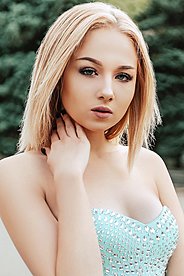 Alexandra Kharkov 566839